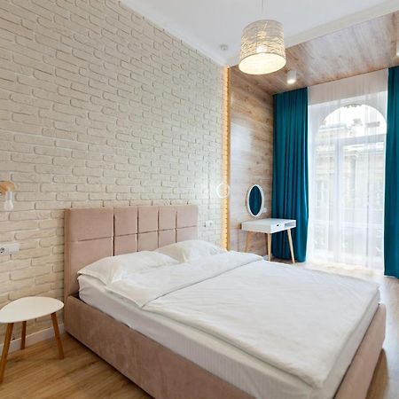 Leogrand Three Bedrooms Vip Apartments On Kniazia Romana 12 Lemberg Exterior foto