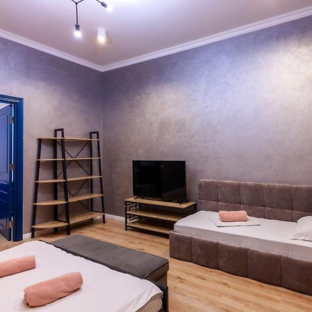 Leogrand Three Bedrooms Vip Apartments On Kniazia Romana 12 Lemberg Exterior foto