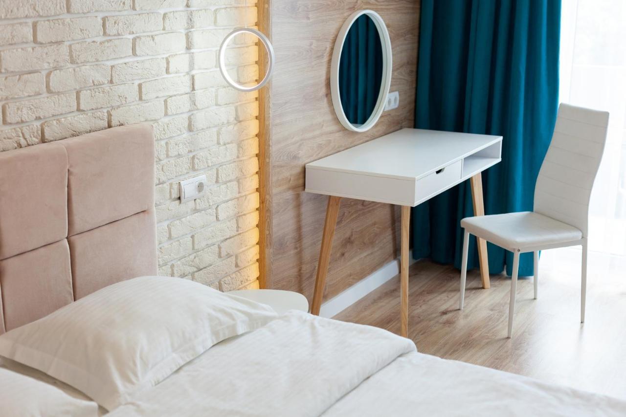 Leogrand Three Bedrooms Vip Apartments On Kniazia Romana 12 Lemberg Exterior foto