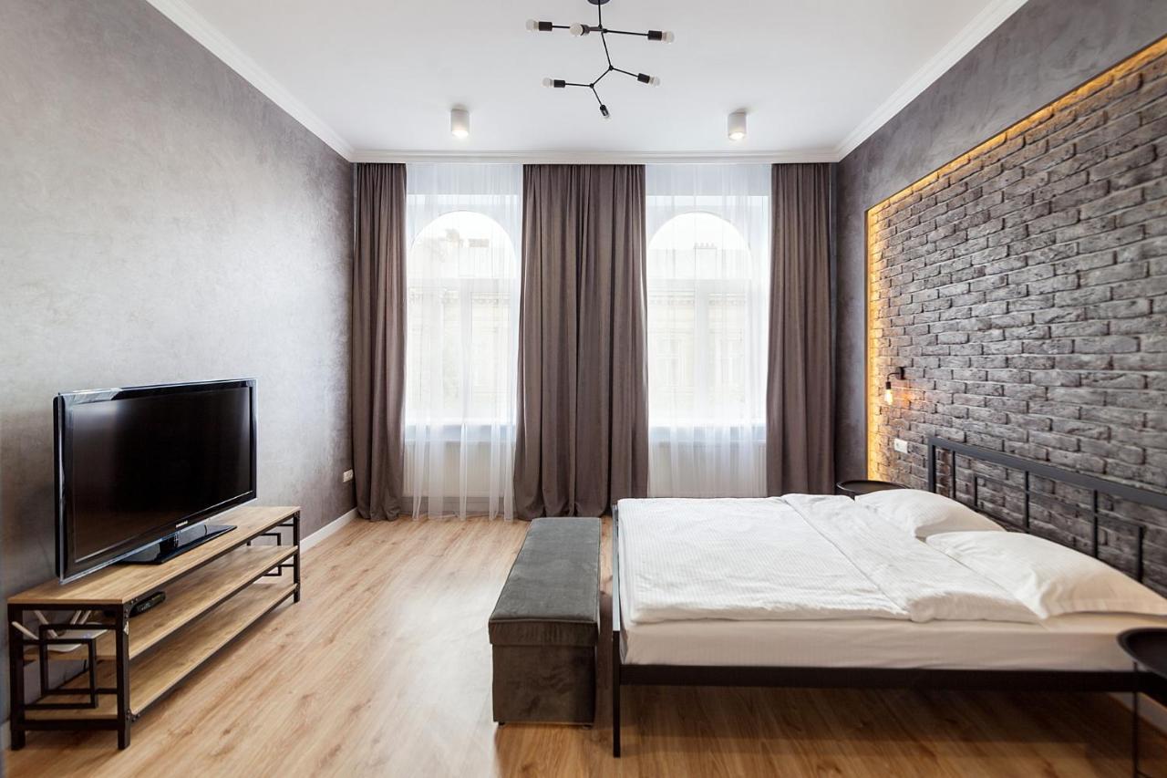 Leogrand Three Bedrooms Vip Apartments On Kniazia Romana 12 Lemberg Exterior foto