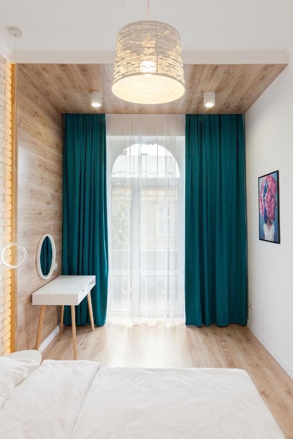 Leogrand Three Bedrooms Vip Apartments On Kniazia Romana 12 Lemberg Exterior foto