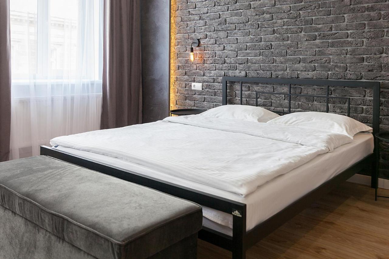 Leogrand Three Bedrooms Vip Apartments On Kniazia Romana 12 Lemberg Exterior foto