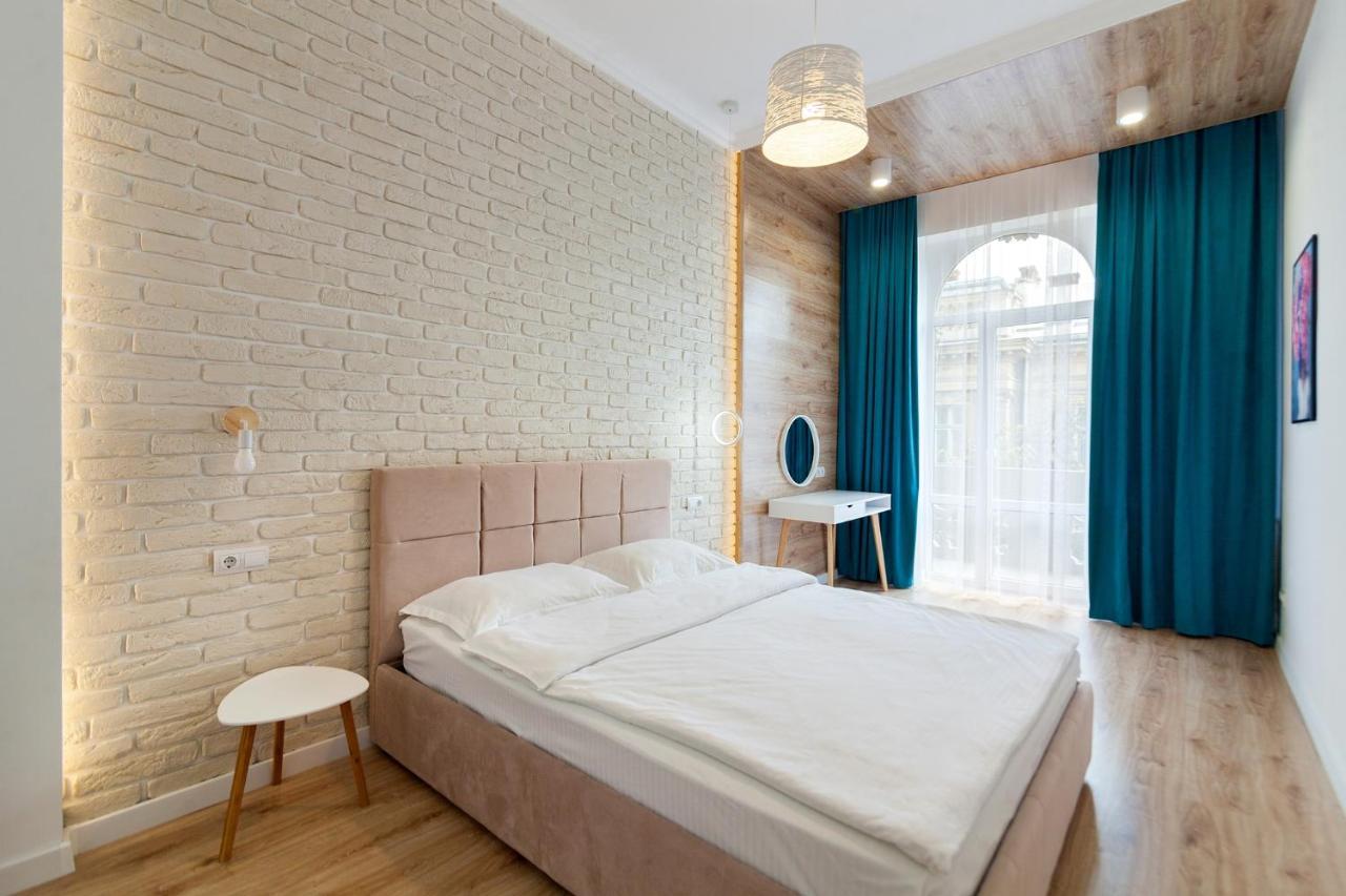 Leogrand Three Bedrooms Vip Apartments On Kniazia Romana 12 Lemberg Exterior foto